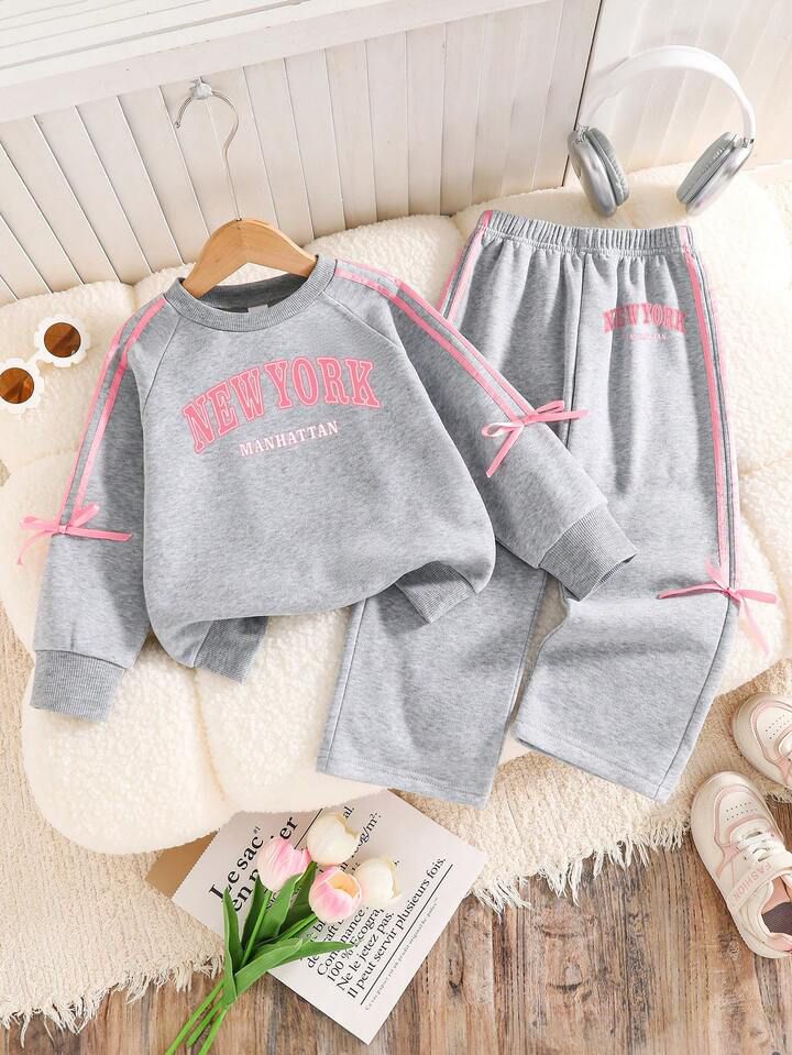Glozin Girls’ Grey “New York Manhattan” Sweatshirt & Jogger Set – Soft Winter Tracksuit with Pink Bow Detail (1–14 Years)